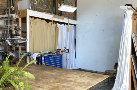 Great natural light when garage door is open. 